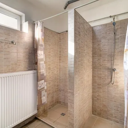 Хостел Obudai Diakszallo *